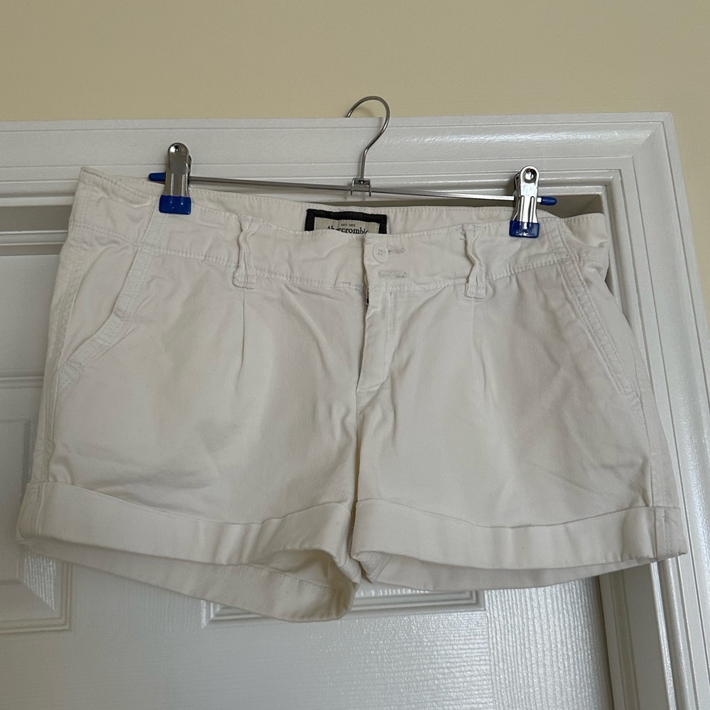 Abercrombie & Fitch White Shorts Size 8